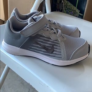Nike downshifter 8 boys size 13c